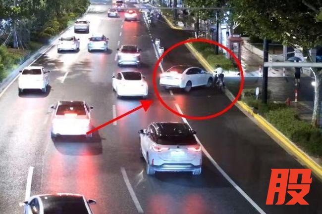 男子骑电瓶车碰瓷获利数千被抓 15次作案终落网