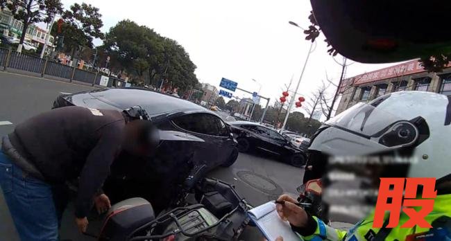 男子骑电瓶车碰瓷获利数千被抓 15次作案终落网